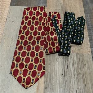 Tommy Hilfiger Men’s Red Green Geometric Ties 100% Italian Silk Career Office
